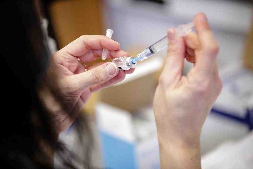 Où se fait l'injection d'un vaccin ?